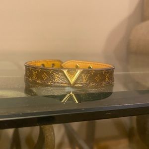 Louis Vuitton Essential V Bracelet with Monogram Canvas strap